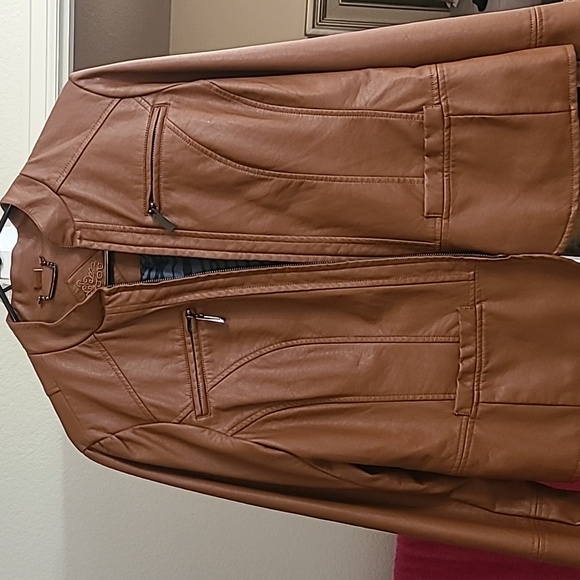 Pretty Jacket - Picture 3 of 8